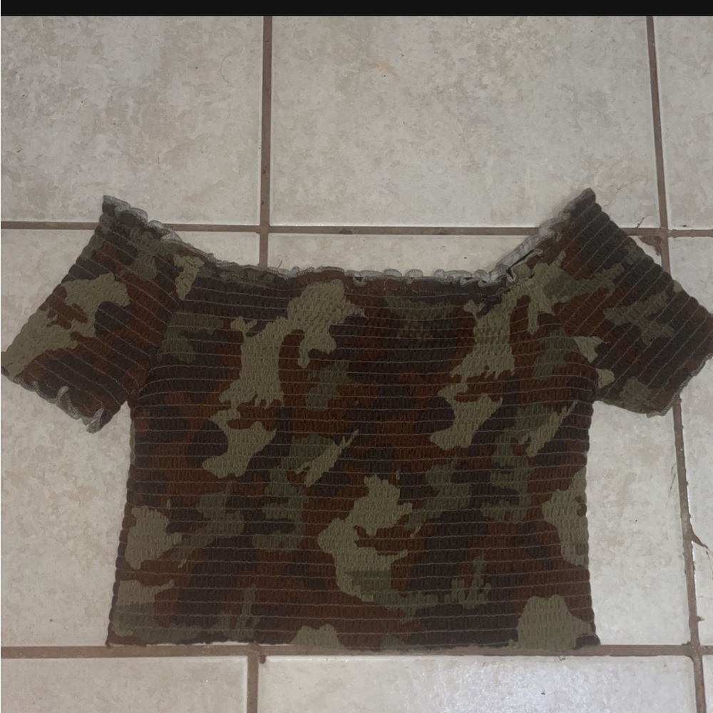 Camouflage crop top